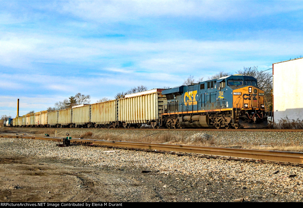 CSX 784 on Q-403